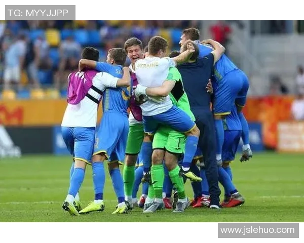 哥伦比亚与乌克兰激战正酣双方球队表现分析与赛况回顾